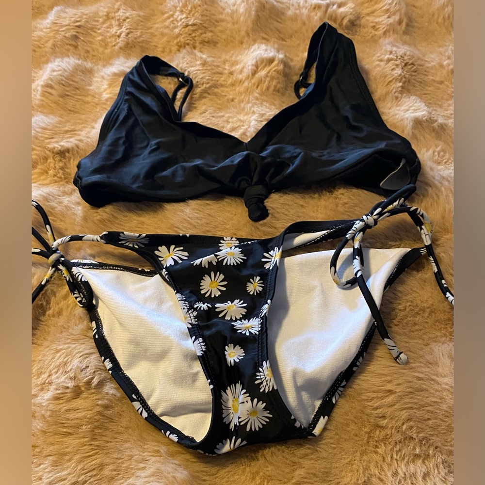 No Boundaries, XS Bikini